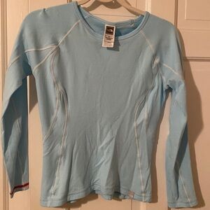 𝅺NORTH face undershirt